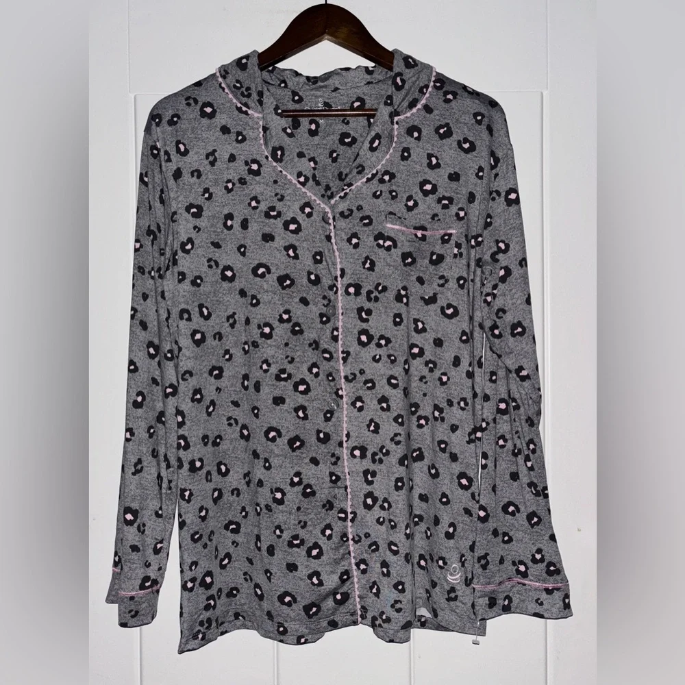 Cuddl Duds‎ Gray Leopard Pajama Top Women M Long Sleeves Soft Knit Sleepwear